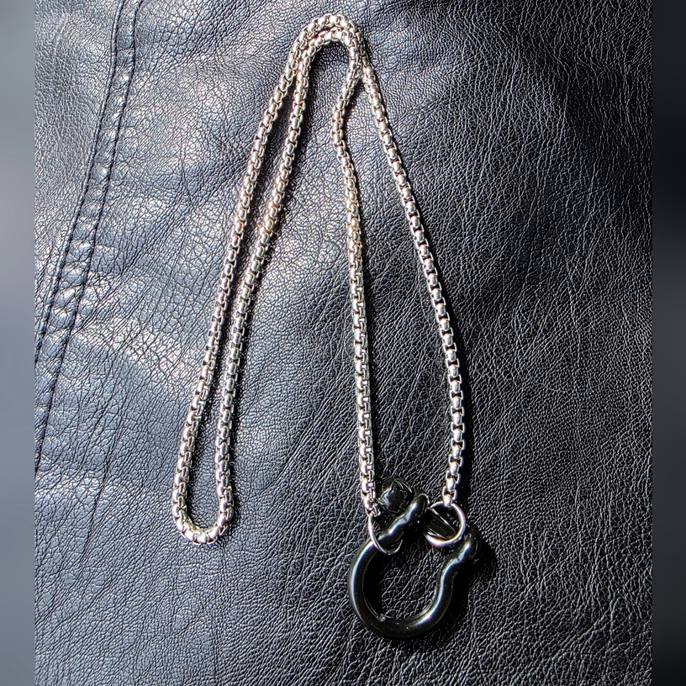 SALE - Artizan Joyeria Black Herradurra Necklace